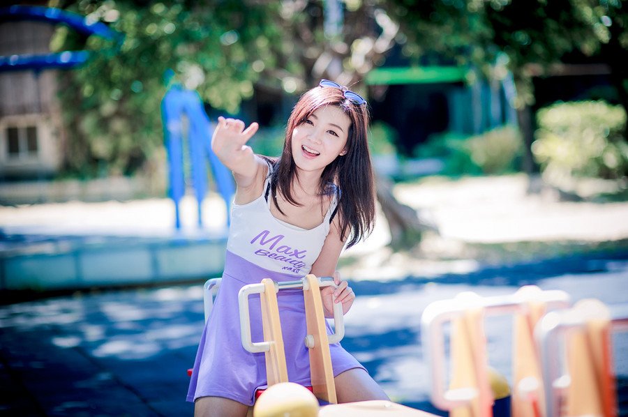“呵~”刘璋无奈的笑了起来，外面响起了喊杀声，虽然民心所向，但终究还是有那么一批人选择了反抗，哪怕这份反抗，在此时已经没有任何意义。